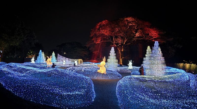 ททท.ราชบุรี ชวนเที่ยวชมไฟประดับนับล้านดวง  ณ  สัทธา อุทยานไทย